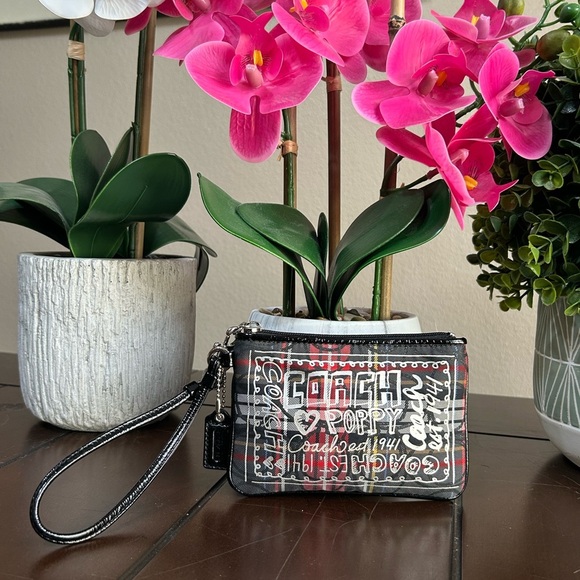 Coach Poppy Black and Red Wristlet - Picture 1 of 6
